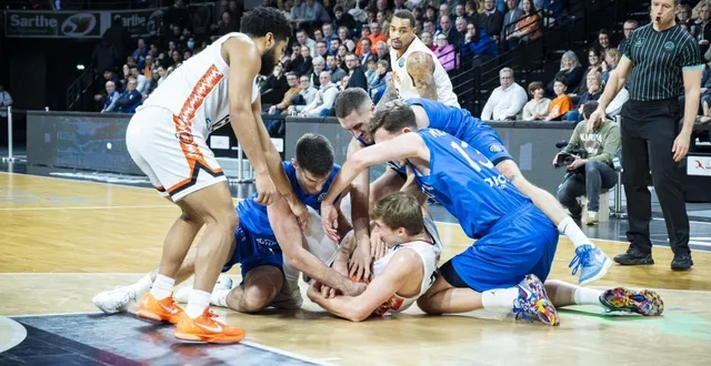 photo  rien n’aura été facile pour le msb lors de cette phase de groupe de ligue des champions. mais david dileo (au sol) et ses équipiers auront une nouvelle chance de s’exprimer lors des play-ins.  &copy;  dominique breugnot/ouest-france 