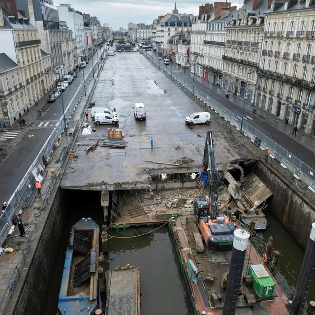 photo l’équipe a jusqu’au mois d’avril pour détruite le reste de la dalle et atteindre la rue de nemours.  ©  david ademas / ouest-france
