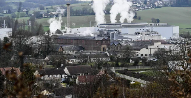 photo  bessé-sur-braye a perdu l’usine arjowiggins en 2019… et des habitants.  &copy;  archives le maine libre - denis lambert 
