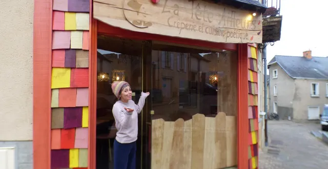 photo  marina ouvre la tête ailleurs, une crêperie poétique vendredi 19 décembre 2025 pour le déjeuner.  &copy;  ouest-france 