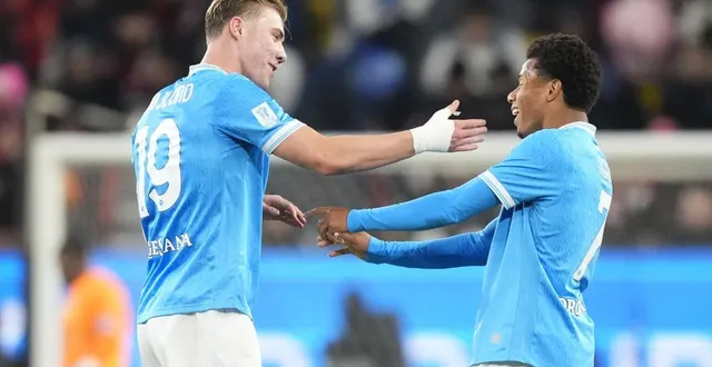 photo  rasmus hojlund et david neres lors de la demi-finale de supercoupe d’italie.  &copy;  jose breton / afp 