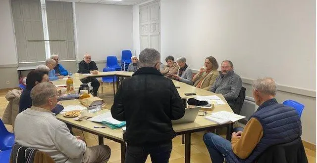 photo  environ la moitié des bénévoles de rand’aune et loir ont participé à cette réunion de préparation.  &copy;  le maine libre 