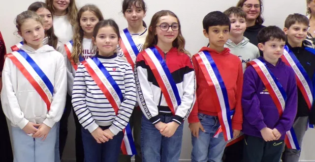 photo  le nouveau conseil municipal jeunes de ruaudin.  &copy;  le maine libre 