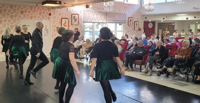 photo  choreôceltic à la résidence le champ de l’ormeau.  &copy;  le maine libre 