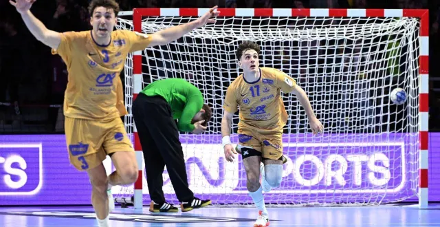 photo  noam leopold vient de marquer, mikkel lovkvist par ailleurs très bon peut se prendre la tête à deux mains et thibaud briet laisser éclater sa joie.  &copy;  jérôme fouquet/ouest-france 