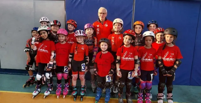 photo  de nombreux patineurs sont montés sur le podium.  &copy;  le maine libre 