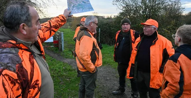 photo  la battue a mobilisé une centaine de chasseurs, jeudi 18 décembre 2025..  &copy;  co - laurent combet 