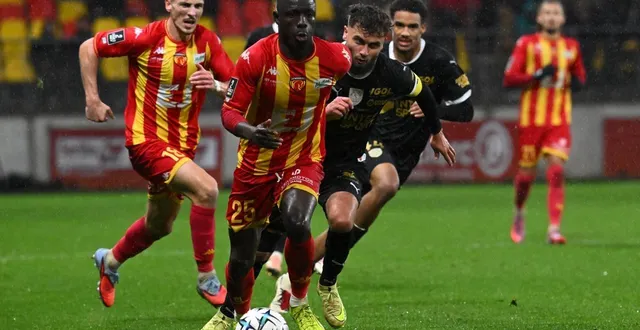 photo  le sarthois dame gueye face à amiens, le 5 décembre 2025 au stade marie-marvingt du mans.  &copy;  photo : le maine libre - denis lambert 