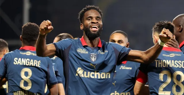 photo  le rc lens joue l’entente feignies aulnoye en 32es de finale.  &copy;  françois lo presti/afp 