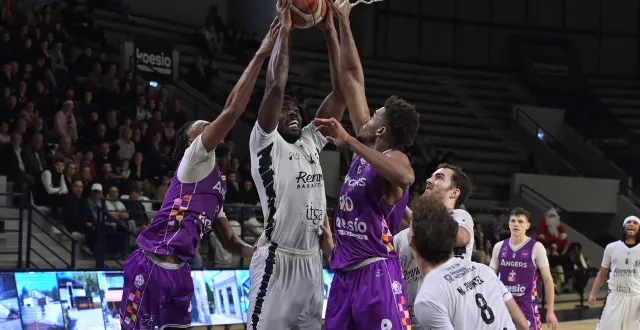 photo  l’eab a enchaîné une deuxième défaite de rang contre rennes, vendredi 19 décembre.  &copy;  sébastien aubinaud 