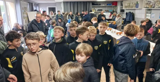 photo  il y en avait du monde au club-house du stade municipal !  &copy;  ouest-france 