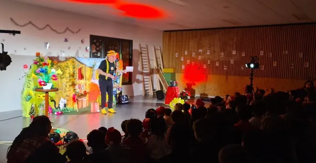 photo  le spectacle de noël de l’école florence-arthaud a eu lieu jeudi 18 décembre.  &copy;  co 