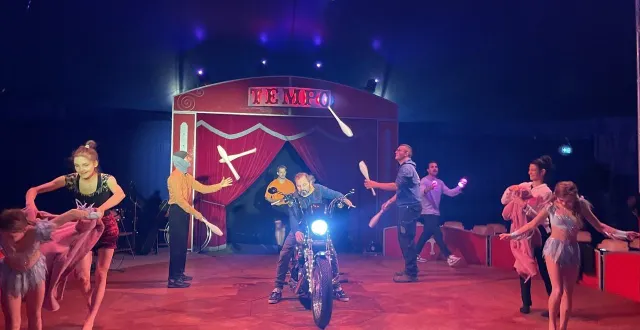 photo  le cirque de noël tempo fera sera première représentation ce samedi 20 décembre 2025 sous le chapiteau situé sur le terrain de boule à flers, dans l’orne.  &copy;  ouest-france 