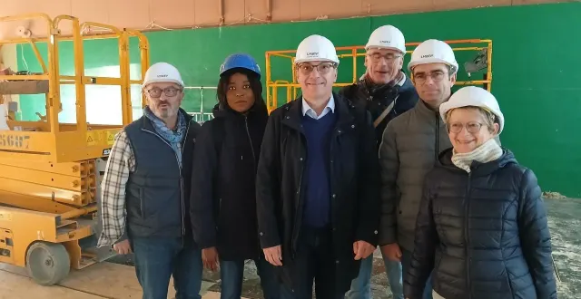 photo  les élus suivent l’avancement des travaux.  &copy;  le maine libre 