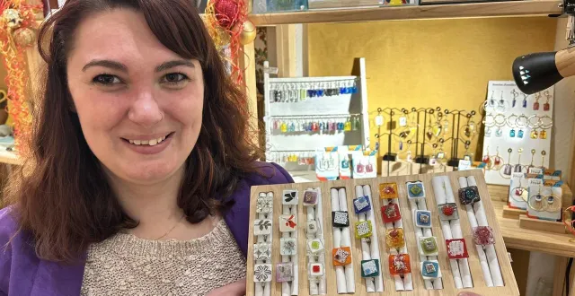 photo  ysaline choupaud reprendra officiellement la boutique le vendredi 2 janvier 2026. le nom change pour devenir la galerie des artisans.  &copy;  le maine libre 