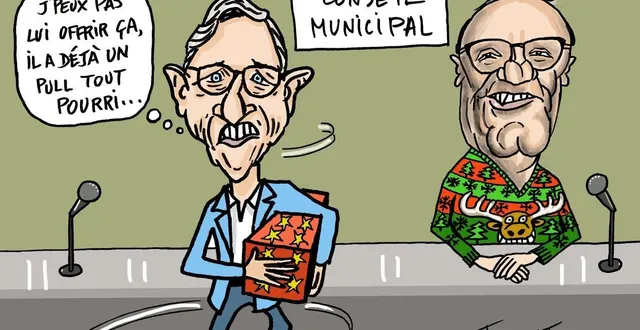 photo  jackie goulet s’est présenté au conseil municipal avec un pull de noël.  &copy;  michel foucault 