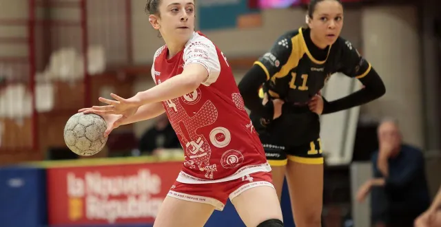 photo  comme en coupe de france face à carquefou, six jours plus tôt, emma fitamant a bénéficié de temps de jeu en match amical à la roche-sur-yon, vendredi 19 décembre 2025 (33-33).  &copy;  co - benoit felace 