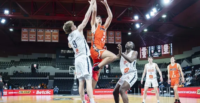 photo  le manceau boris simonovic marque malgré noa boigne et thenawa nougha.  &copy;  dominique breugnot 