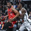 photo  tashawn thomas (balle en main) et le msb ont dominé valentin chéry et gravelines dunkerque, ce samedi 20 décembre 2025 à antarès. 