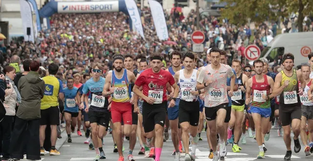photo  avec plus de 5 500 participants classés en 2025 (2 700 sur le semi-marathon et 2 800 sur le 8 km), la coulée verte est le rendez-vous le plus couru en deux-sèvres.  &copy;  co - benoit felace 