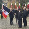 photo  françois montembault et le président des anciens élèves pierre collet, ont remis le drapeau à marion agostini et à son suppléant joël jardin. 