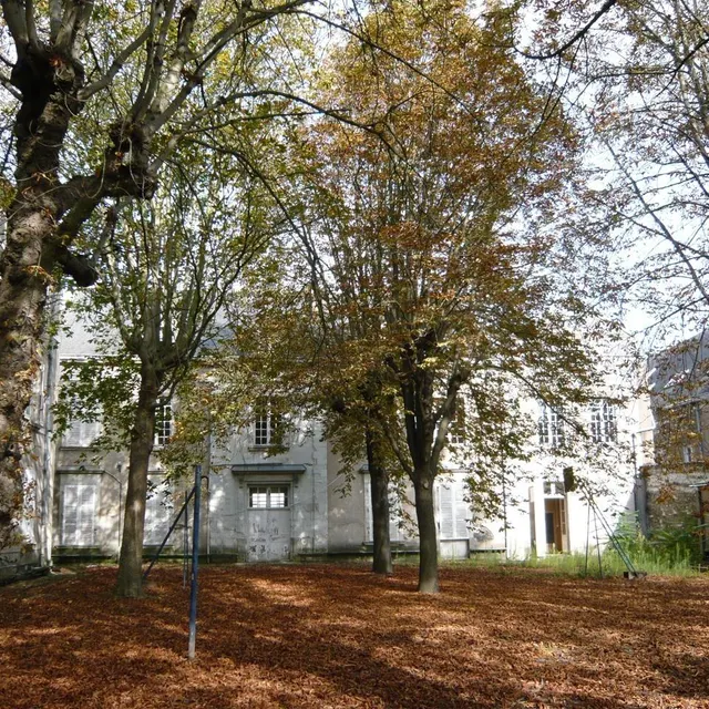 photo le foyer d’ambray, vu depuis le jardin, en octobre 2008.  ©  sylvain bertoldi