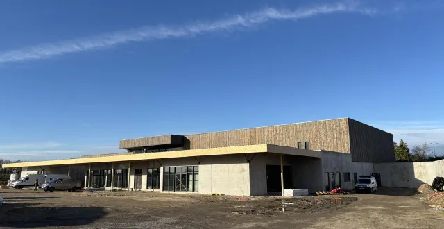 photo  grosse opération du mandat en cours, la salle multisports et de loisirs intergénérationnelle en cours d’achèvement.  &copy;  ouest-france 