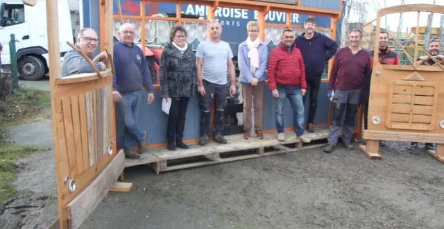 photo  toute l’équipe de la logistique devant une des 14 façades  &copy;  ouest-france 