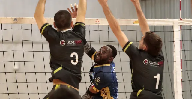 photo  auteur d’un récital offensif, junior charles engohé n’a rien lâché pour offrir la victoire aux pexinois.  &copy;  co - benoit felace 