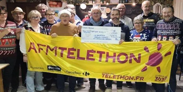 photo  les responsables de l’association du bar & vous de couterne ont remis un chèque de 2 700 €, le 19 décembre à couterne, à l’association l’espoir d’andaine, après les manifestations s’étant déroulées à couterne, dans le cadre du téléthon.  &copy;  ouest-france 