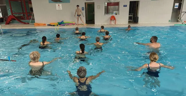 photo  matis jolly, apprenti maître nageur sauveteur, propose ce cours de circuit training, en faveur du téléthon.  &copy;  co 