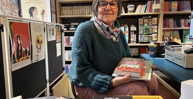 photo  fabienne boidot-forget de la librairie le bruit des mots à la flèche (sarthe) et sa collègue delphine massart proposent des livres à glisser sous le sapin de noël 2025.  &copy;  ouest-france 
