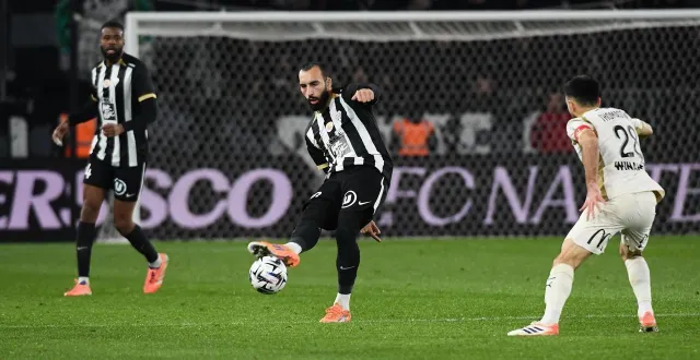 photo  initialement absent de la liste algérienne, himad abdelli va finalement disputer la can 2025-26, comme ousmane camara avec le mali.  &copy;  josselin clair 