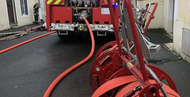 photo  mamers, lundi 22 décembre 2025. près de vingt-cinq pompiers, venus avec sept engins, ont été mobilisés.  &copy;  confiée par frédéric beauchef 