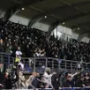 photo la joie des supporters de l’us avranches (manche, n2), lors de la victoire du club manchois face au stade brestois (finistère, l1), à fenouillère, lors des 32es de finale de la coupe de france, vendredi 19 décembre 2025.