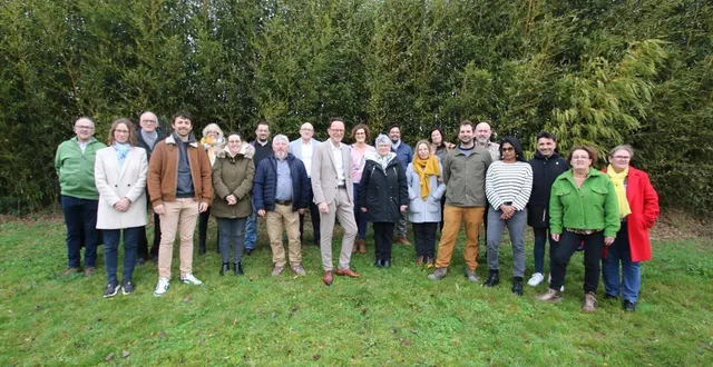 photo  de gauche à droite : philippe cathala, léa boisse, éric vérité, léo benoist, estelle boittin, caroline vallon, manuel tangoigne, daniel alain, laurent boboul, laurent cauret, aurélie jamin, danielle guérin, pierre delahaie, stéphanie cantin, pascale leray, richard mareau, guillaume guitonneau, sophie coujandassami, josé sampaio-coehlo, caroline evrard et brigitte gaignard.  &copy;  ouest-france 