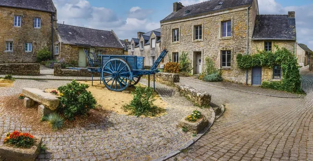 photo  avec 264 votes, locronan remporte ce concours du village préféré des lecteurs d’ouest-france.  &copy;  getty images - fedevphoto 