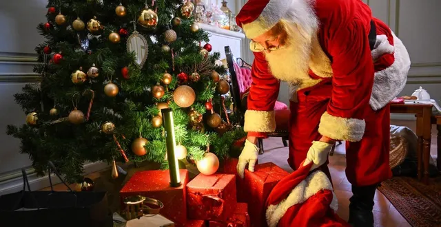 photo  le père noël a-t-il été inventé par coca-cola ? vos grands-parents recevaient-ils vraiment des oranges pour noël ? participez à notre quiz de noël.  &copy;  archives le courrier de l’ouest - laurent combet 