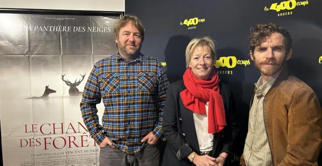photo  angers, le 17 décembre 2025. laurent joffrion, caméraman et monteur du film de vincent munier « le chant des forêts », pascale humbert de la fondation visio et l’audiodescripteur morgan renault aux 400 coups.  &copy;  co 
