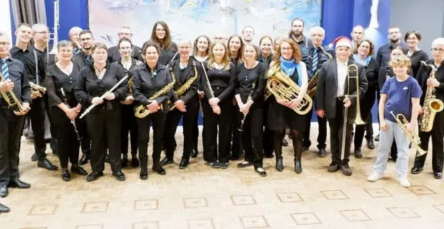 photo  l’ensemble des musiciens de l’harmonie loire-authion, à l’issue du concert proposé le 14 décembre.  &copy;  gaëlle proust 