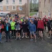 photo les participants à l’épreuve de 13 km du trail des foulées vertes juste avant leur départ.
