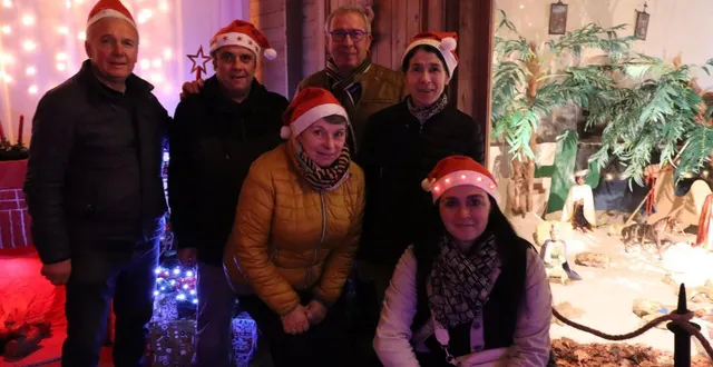 photo  l’équipe de l’association les p’tites mains de ponthouin.  &copy;  le maine libre 