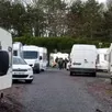 photo  le camp de gens du voyage face à la piverdière comporte une quinzaine de caravanes. 