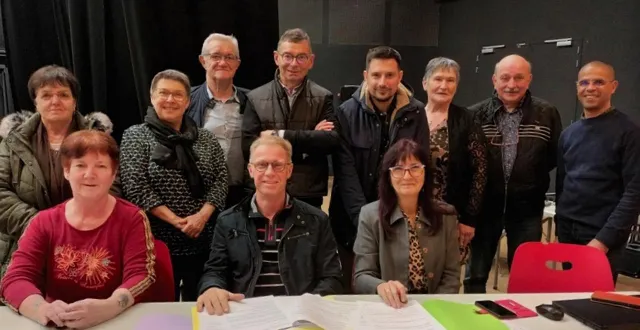 photo  une convention portant sur le handisport a été signée entre le club, représenté par sa présidente marie-chantal bonhommeau, et groupama, représenté par laurent gouré, président de la caisse locale brionneau-mayenne.  &copy;  ouest-france 
