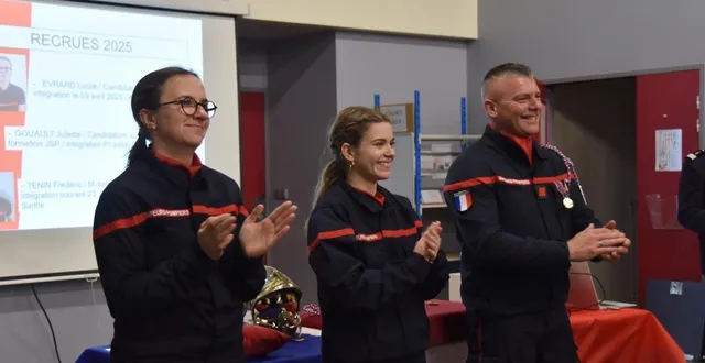 photo  lucie, juliette et frédéric les nouvelles recrues au centre.  &copy;  le maine libre 