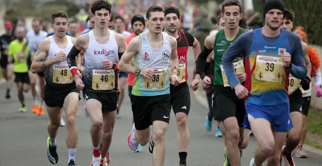 photo  idéalement placée entre le réveillon de noël et celui de la saint-sylvestre, la corrida de magné attire les foules.  &copy;  co - benoit felace 