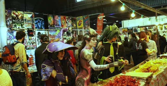 photo  angers geekfest, c’est une occasion unique de sortir ses plus beaux costumes pour faire la fête ensemble.  &copy;  archives ouest-france 