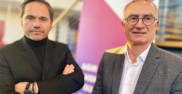 photo  pascal rouiller, à gauche, l’un des deux vice-présidents et régis rousseau, président du medef anjou.  &copy;  ouest-france 