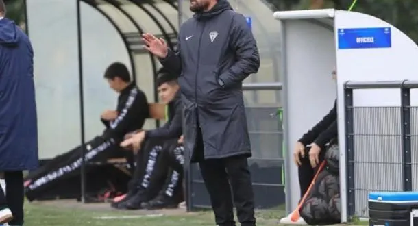 photo  sylvain blaquart, entraîneur des u19 nationaux d’angers sco, prolongé pour deux saisons.  &copy;  philippe naudin 