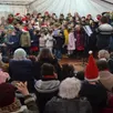 photo un moment attendu : les chansons de noël avec les enfants des deux écoles, deux clarinettistes et des choristes de la clef des chants.?